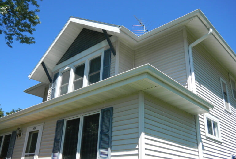 What Are Seamless Gutters